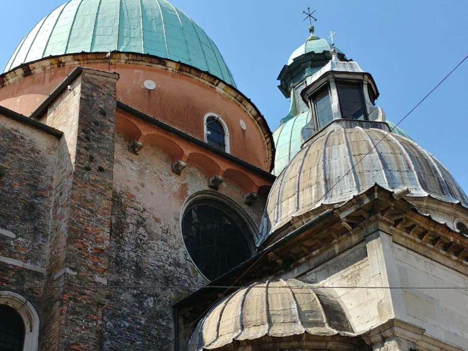 Апартаменты Ampi Spazi, A Piedi In Centro. Тревизо Экстерьер фото
