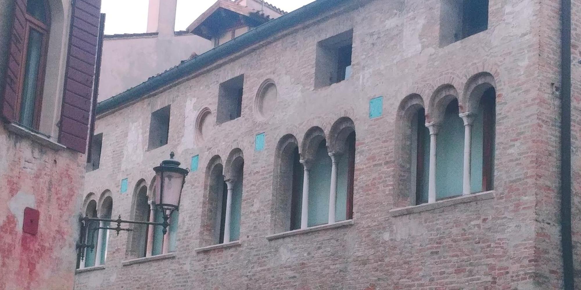 Апартаменты Ampi Spazi, A Piedi In Centro. Тревизо Экстерьер фото